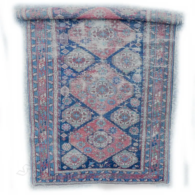 An impressive Persian Shiraz rug Image 1++