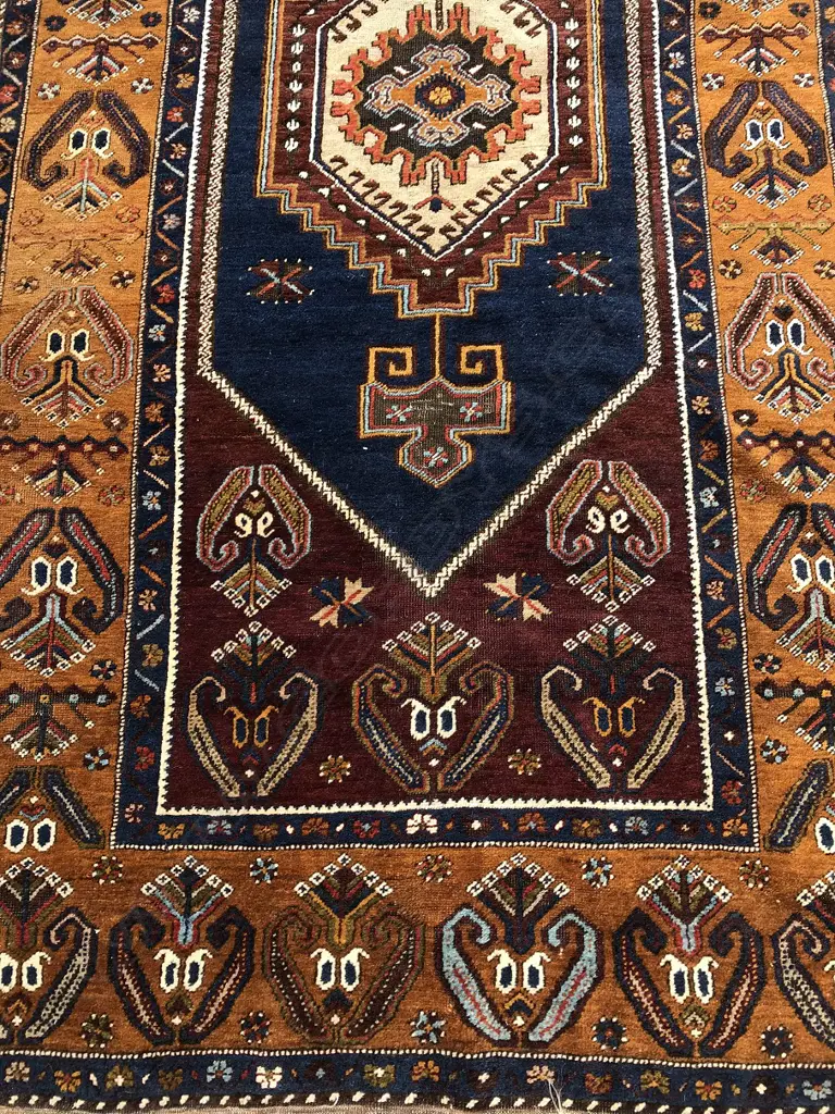 A fine hand knotted Persian Kazak rug Image 1++