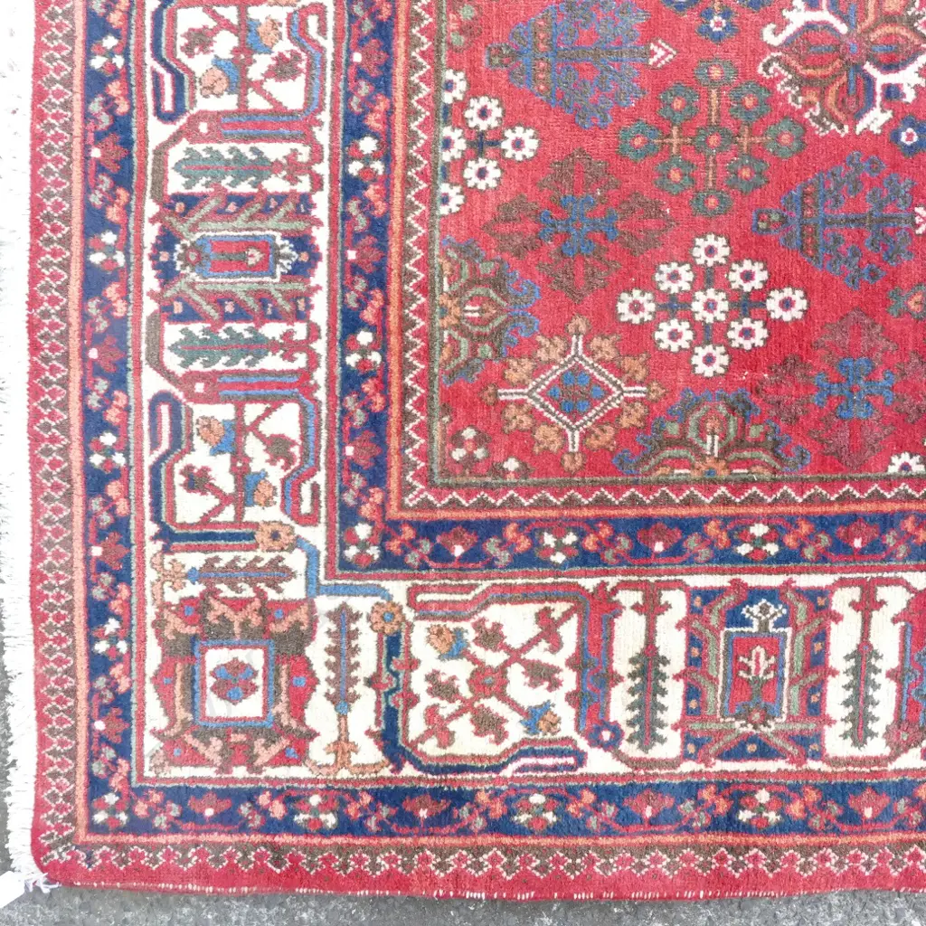 A large good quality hand knotted Persian Afshar carpet Image 1++