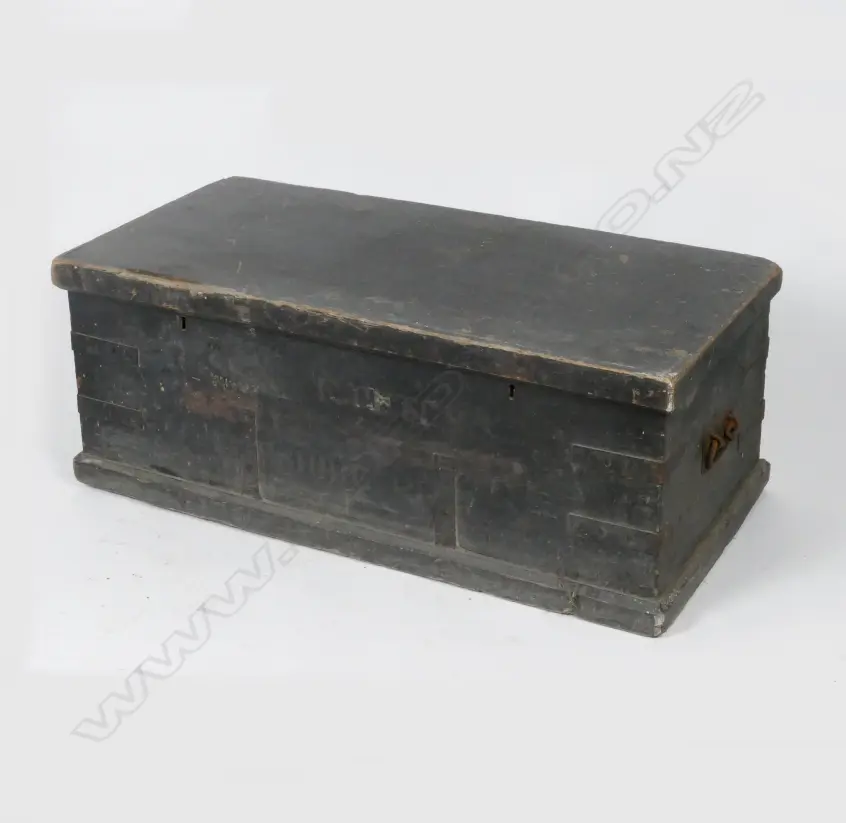 A rare heavy Georgian ebonised pine storage box Image 1++
