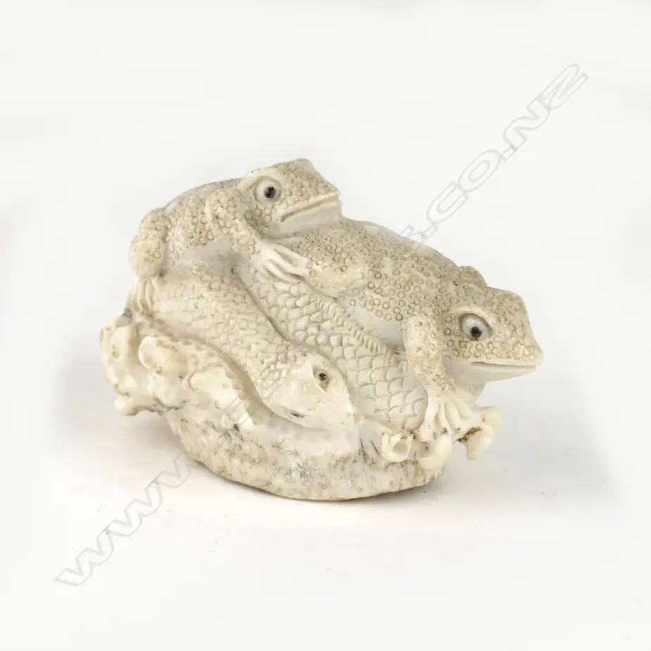 A small antler carving Image 1++