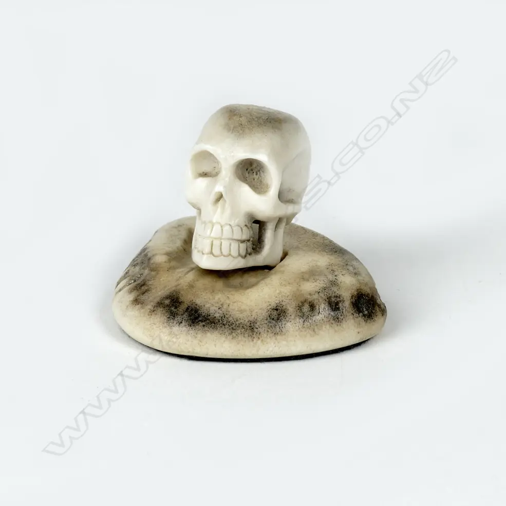 A small antler carving Image 1++