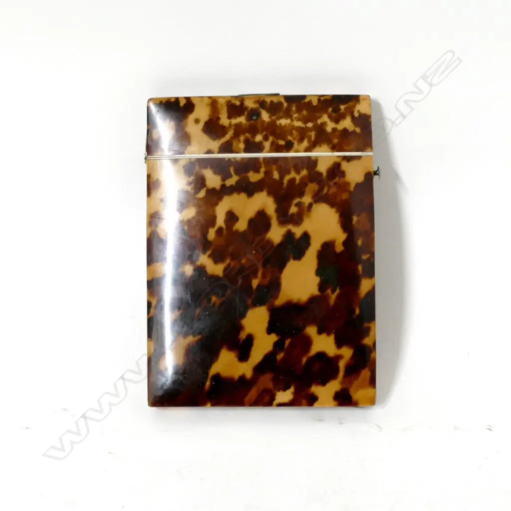 A Victorian tortoiseshell card case Image 1++