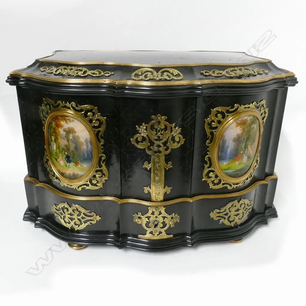 A French parquetry jewellery case by Maison Alphonse Giroux et Cie. Paris Image 1++