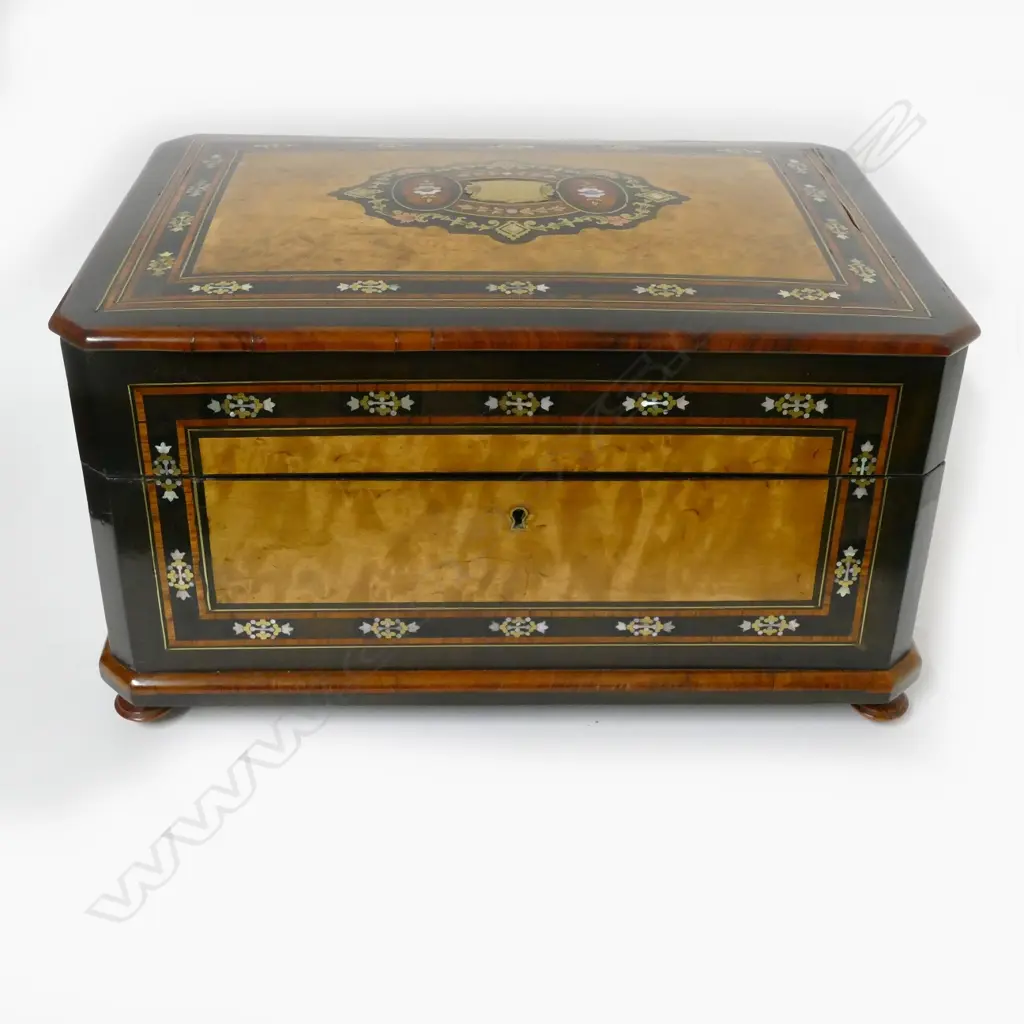 A 19thC French marquetry dressing case Image 1++