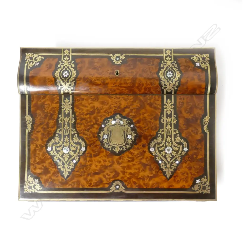 A 19thC French amboyna escritoire Image 1++