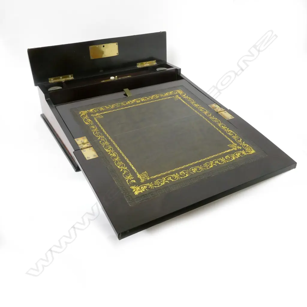 A 19thC French amboyna escritoire Image 1++