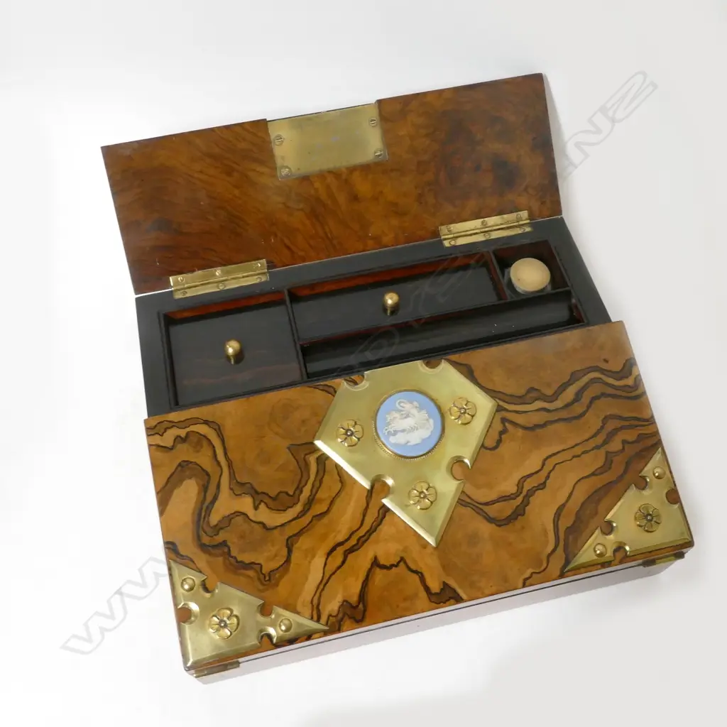 A 19thC walnut writing slope Image 1++