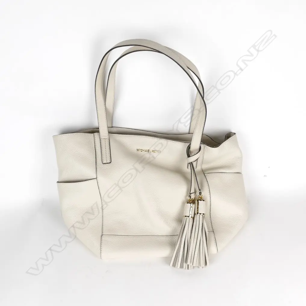 A brand new Michael Kors 'Ashbury' leather 'Grab Bag' Image 1++