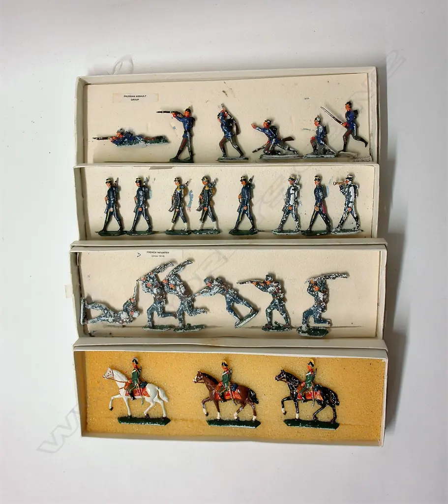 Four boxed sets of vintage English 'Victorian Toy Soldiers' Image 1++