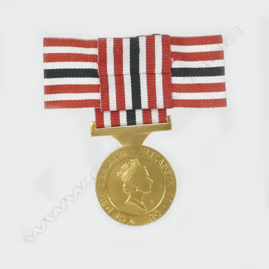 A N.Z. 1990 Commemoration gilt medal