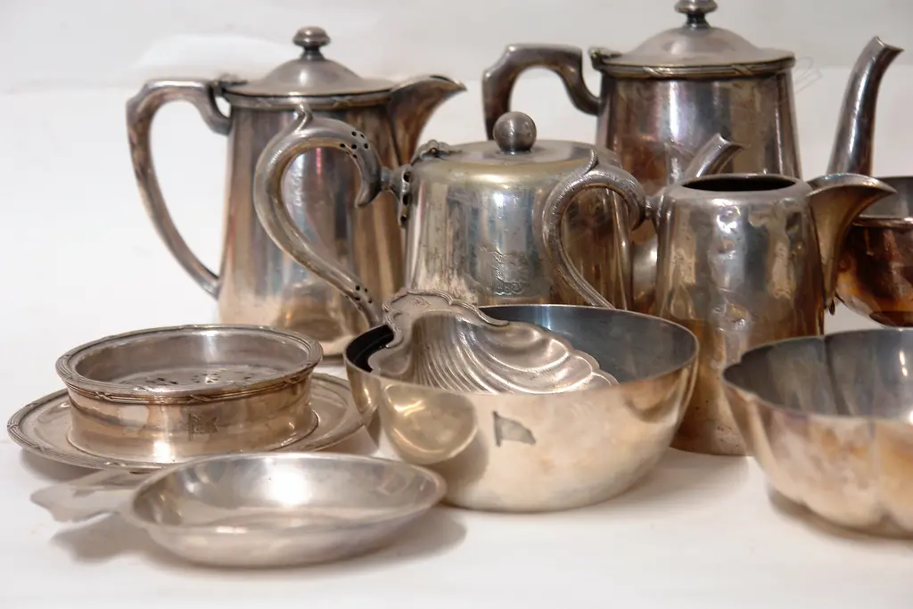 14 silver plate crested shipping line pieces Image 1++