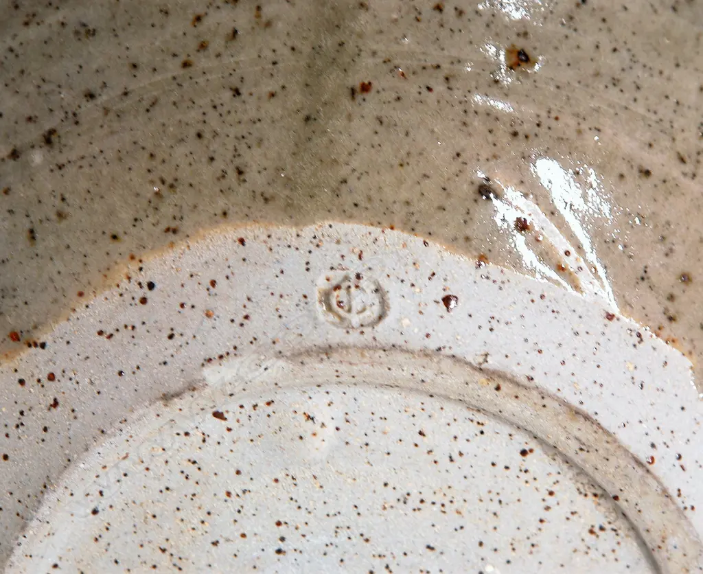 Len Castle blossom decorated shallow bowl Image 1++