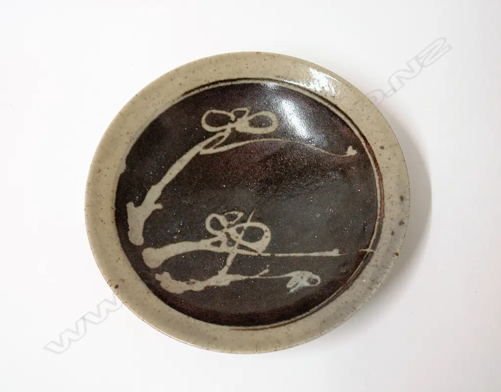 Len Castle blossom decorated shallow bowl Image 1++