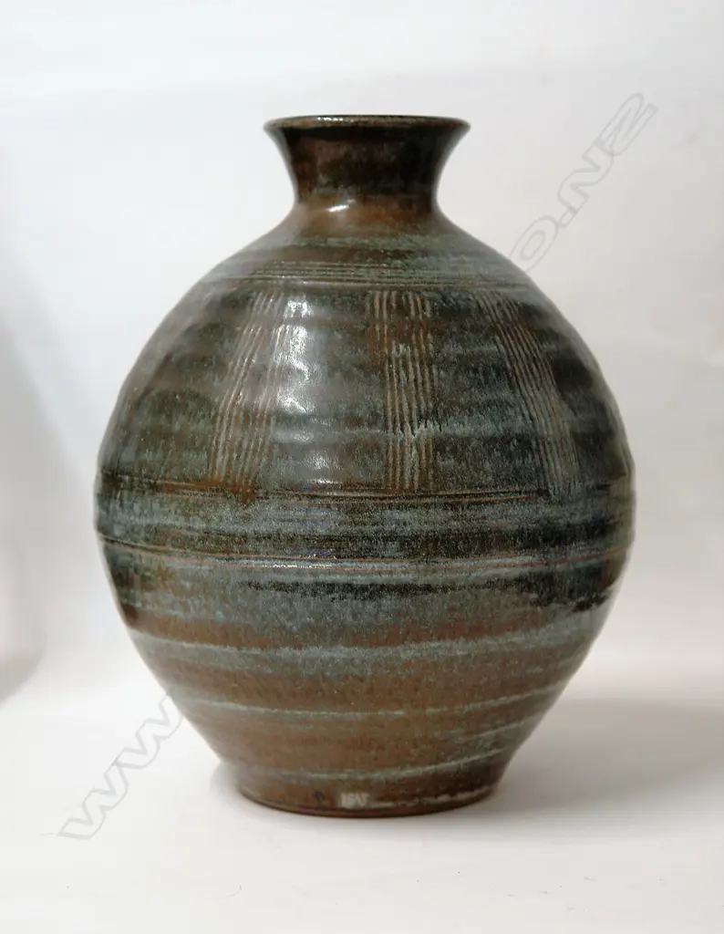 Mirek Smíšek vase Image 1++