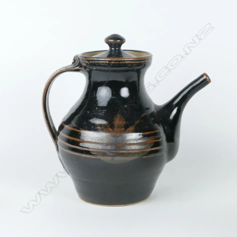 A Warren Tippett teapot Image 1++