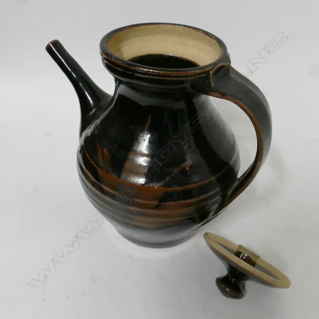 A Warren Tippett teapot Image 1++