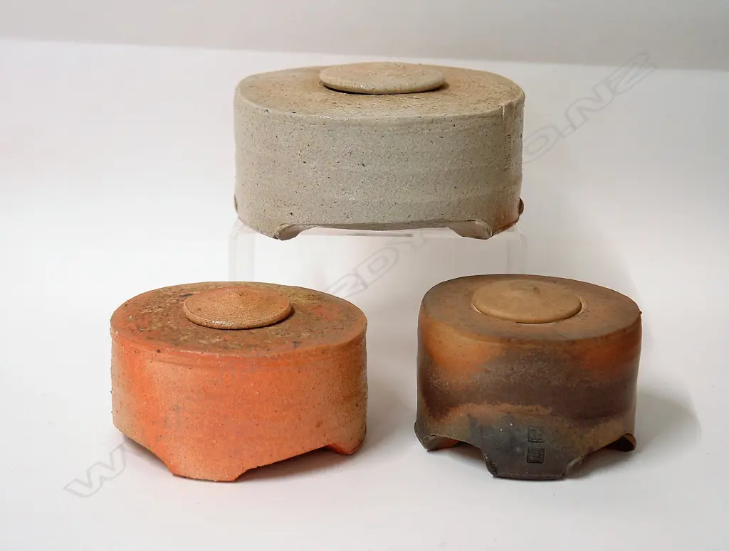 Three modern studio pottery stoneware jars by Byron Temple Image 1++