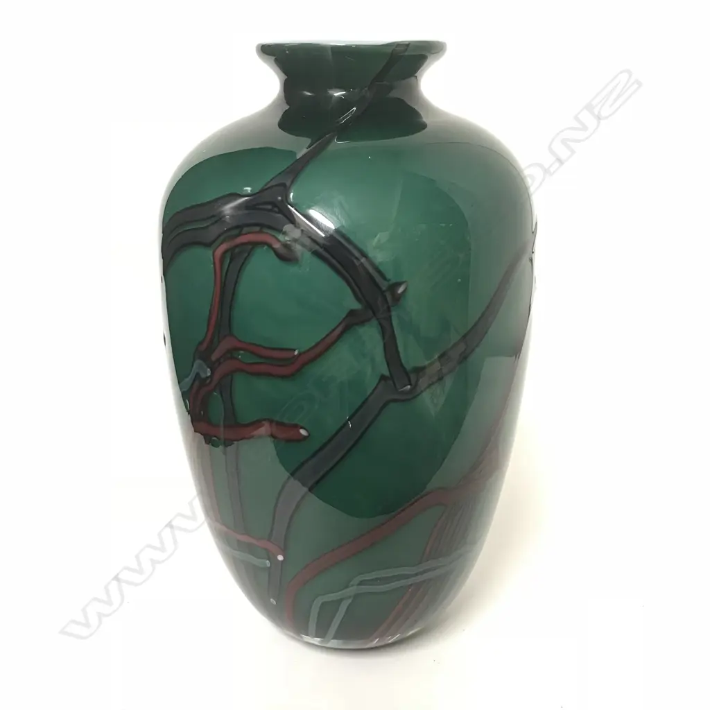 An early Ann Robinson handblown glass vase Image 1++