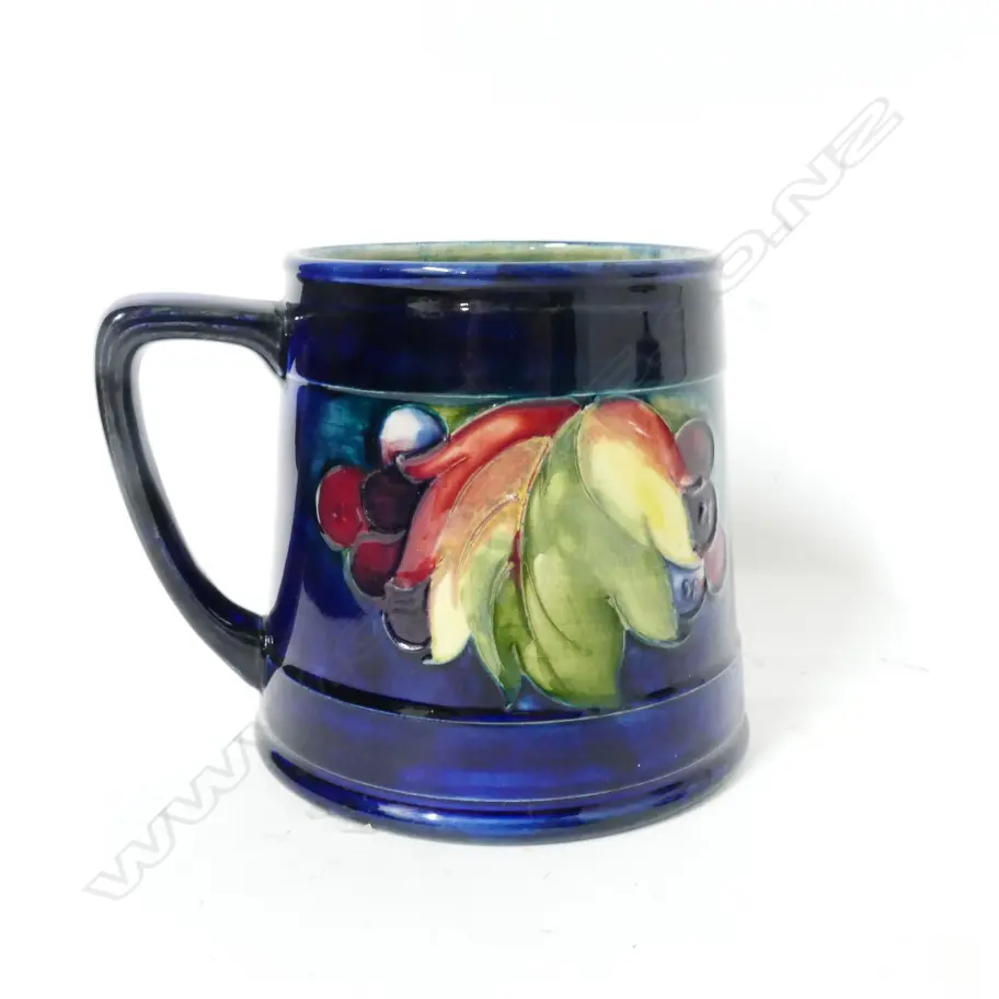 A William Moorcroft 'Leaf and Berry' mug Image 1++