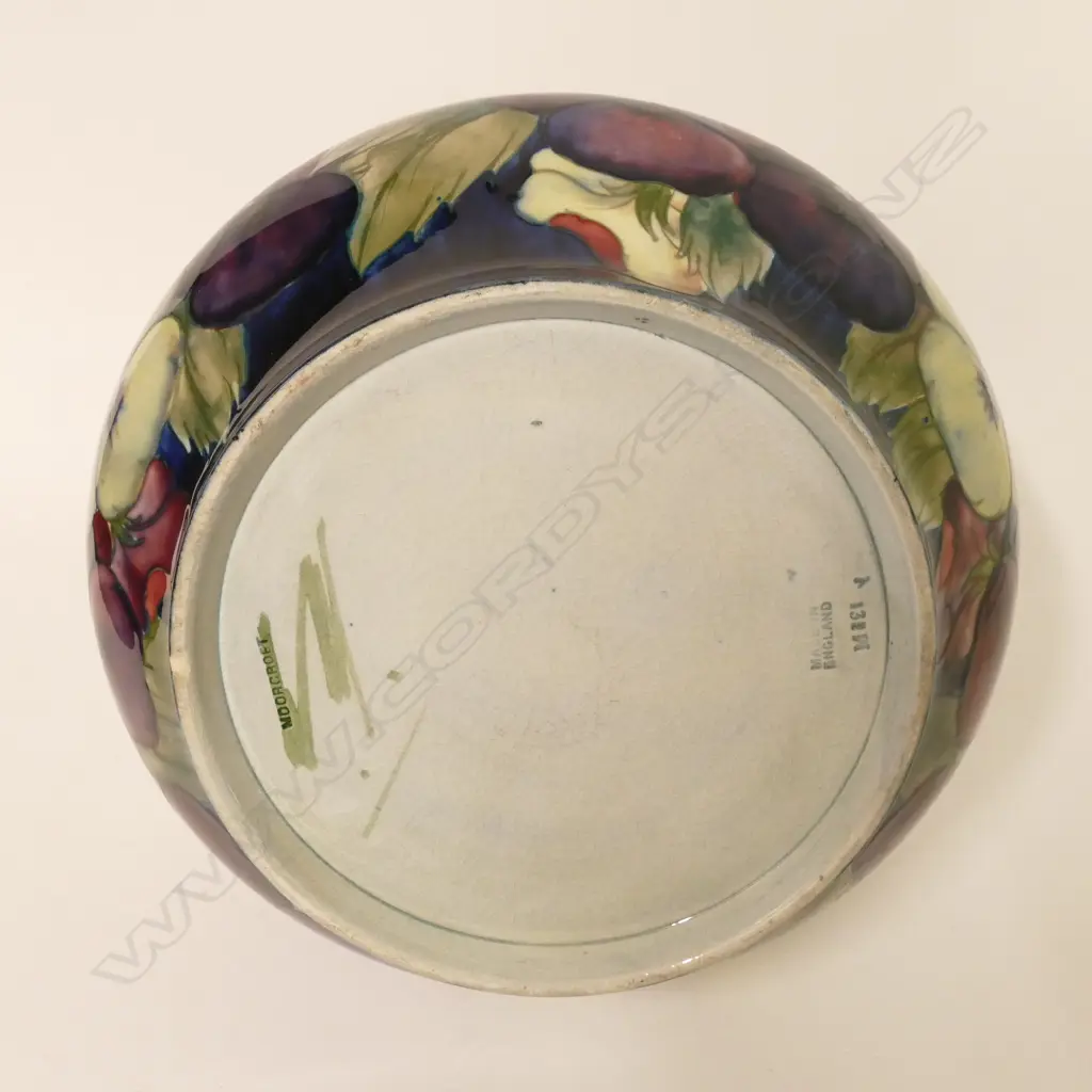 A William Moorcroft 'Pansy' fruit bowl Image 1++