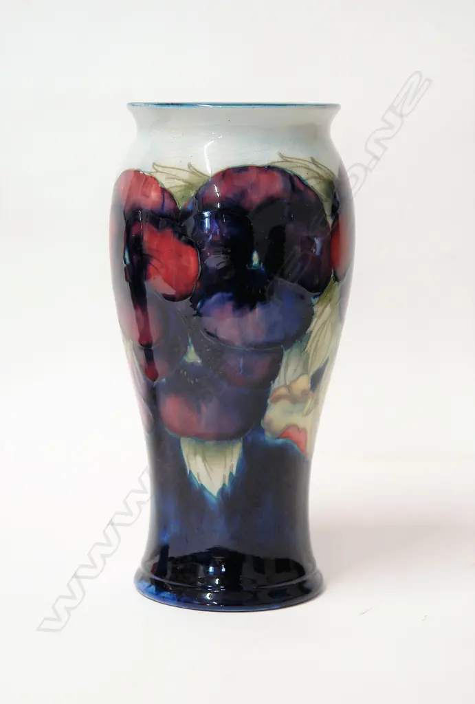 A William Moorcroft early 'Pansy' design vase Image 1++