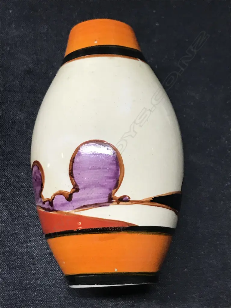 A small Clarice Cliff traveller's sample vase Image 1++