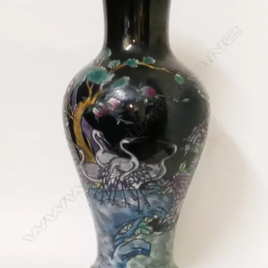 A large Chinese porcelain vase