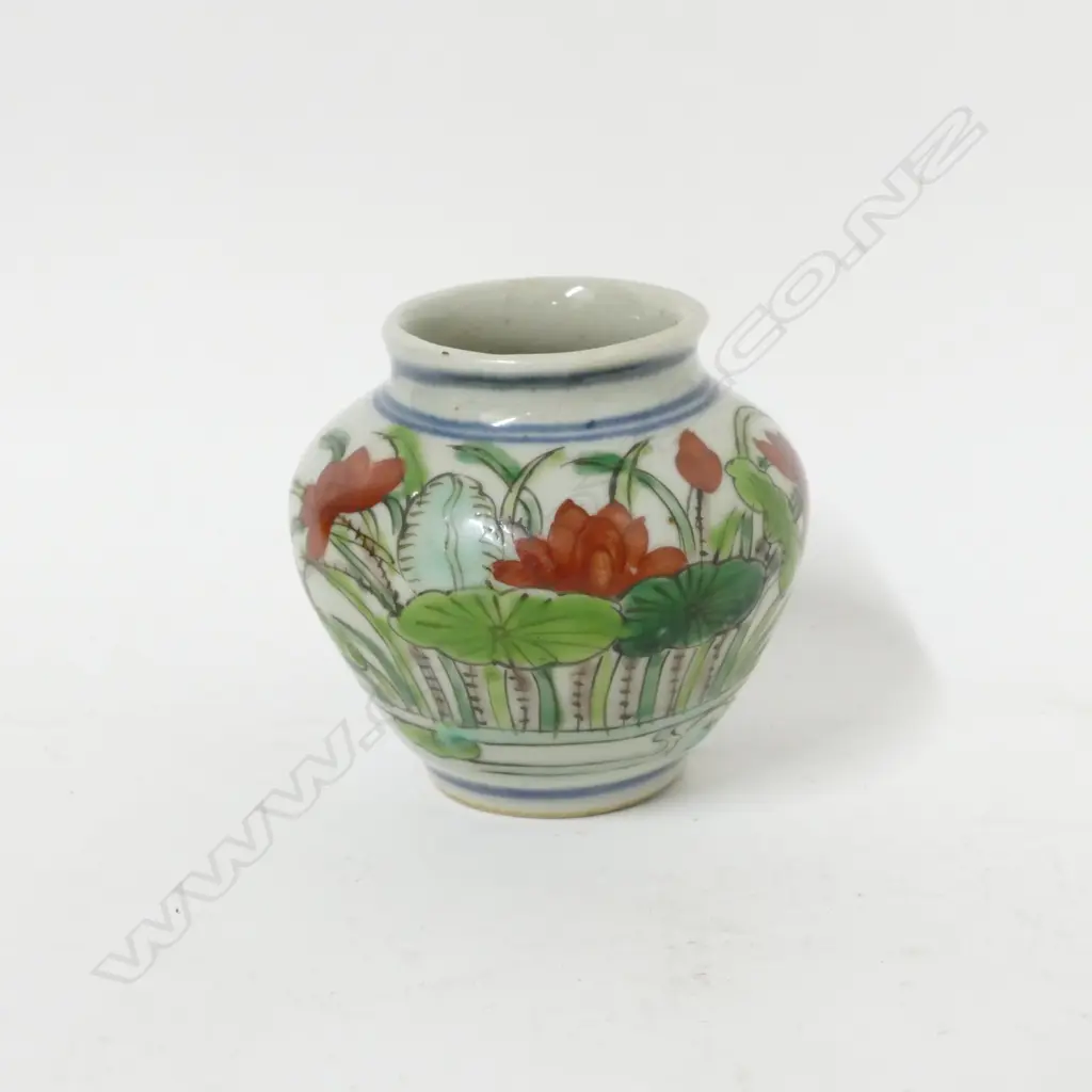 A small Chinese porcelain jarlet Image 1++