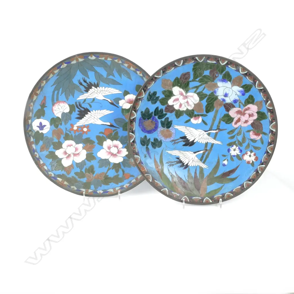A pair of Chinese cloisonné plates Image 1++
