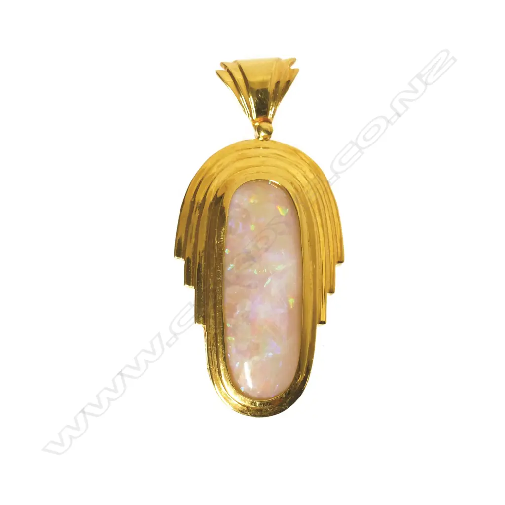 An18ct yellow gold set natural opal pendant Image 1++