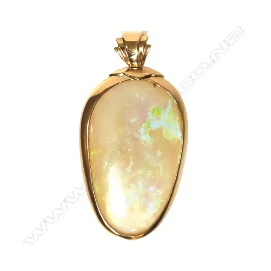 A good 18ct. rose gold set oval natural opal pendant