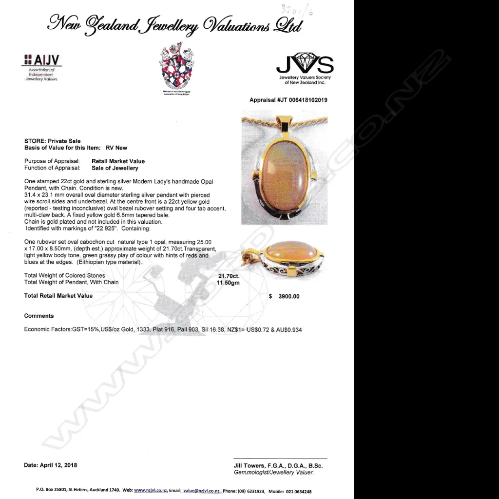 A cabochon jelly opal pendant Image 1++