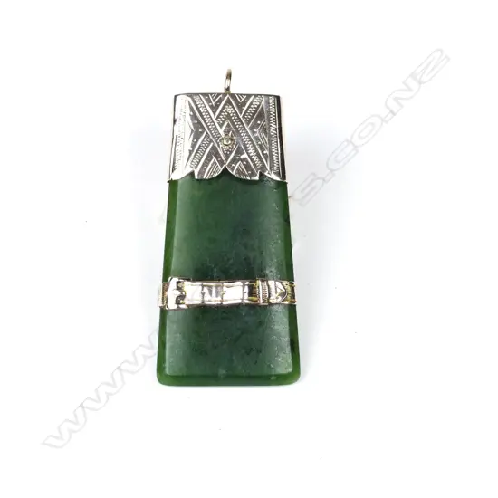 A 9ct. gold and greenstone pendant