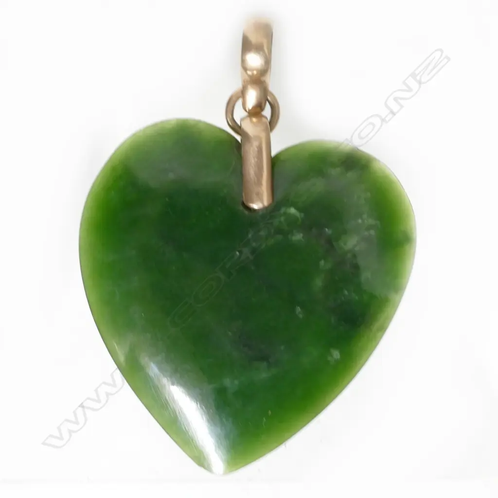 An impressive colonial pounamu heart pendant Image 1++