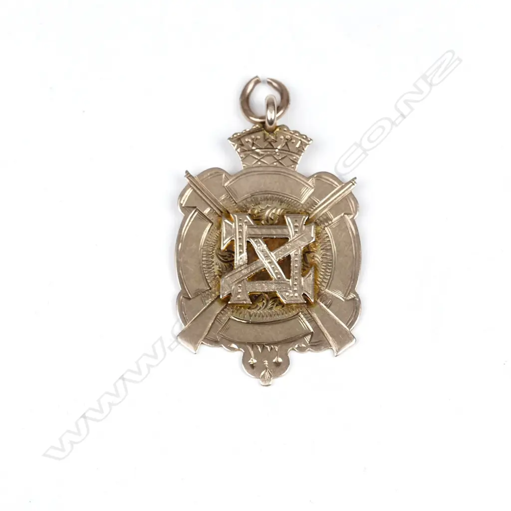 A WWI N.Z. 9ct. yellow gold 'Token of Honour' Image 1++