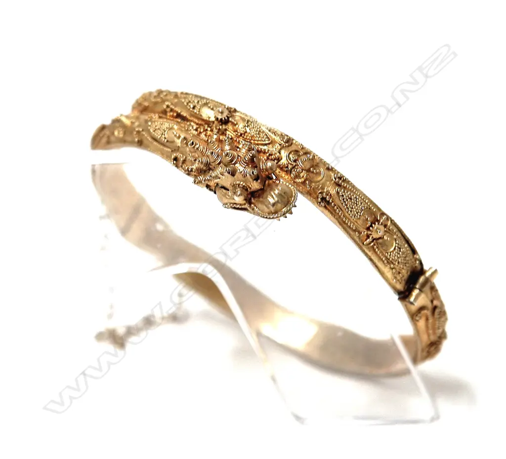 An early 20thC Chinese silver gilt half-hinged bangle Image 1++