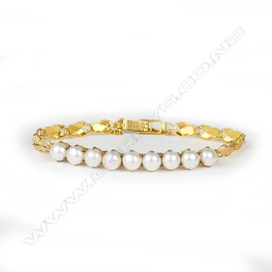 A 20ct gold and pearl bracelet