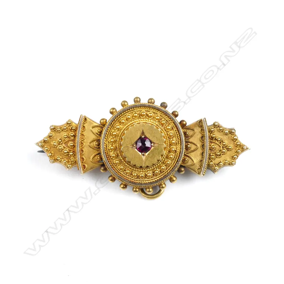 A Victorian 15ct. gilded yellow gold brooch Image 1++