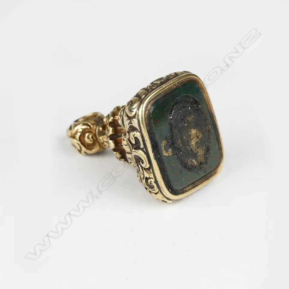 A 19thC 15ct. yellow gold fob seal Image 1++