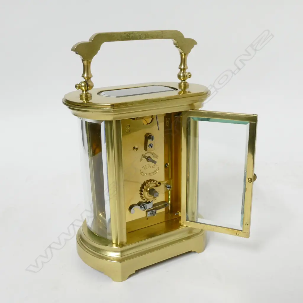 A French brass cased carriage clock by Richard & Cie. Paris Image 1++