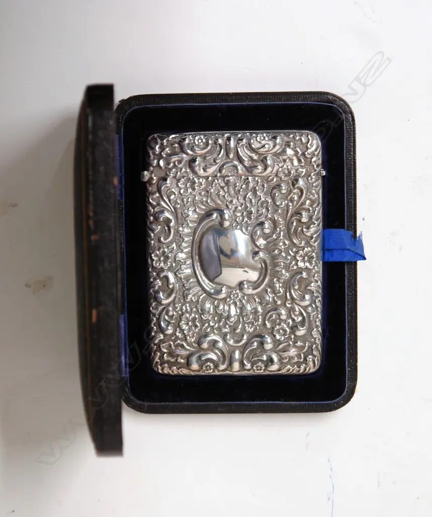 An Edwardian silver embossed quality card case in original Morocco leather box Image 1++