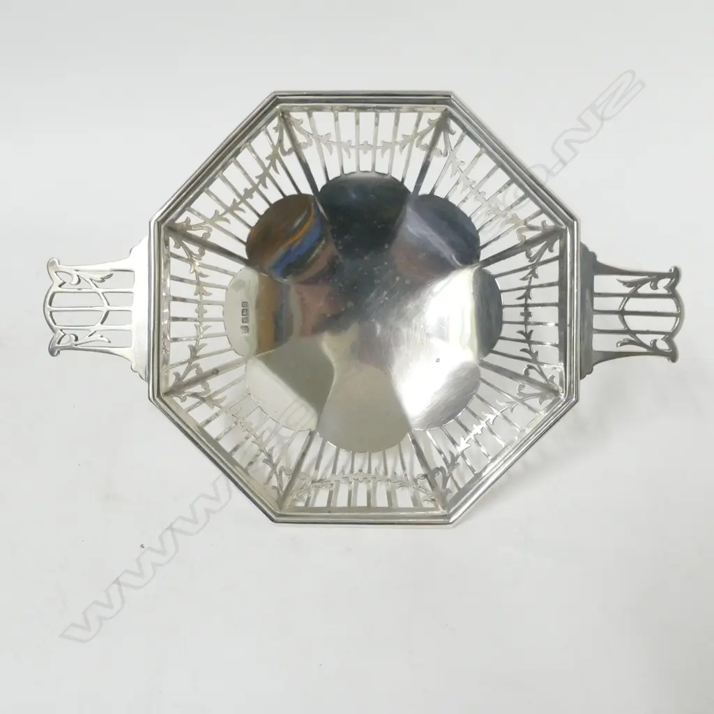 An Edwardian silver bonbon dish Image 1++