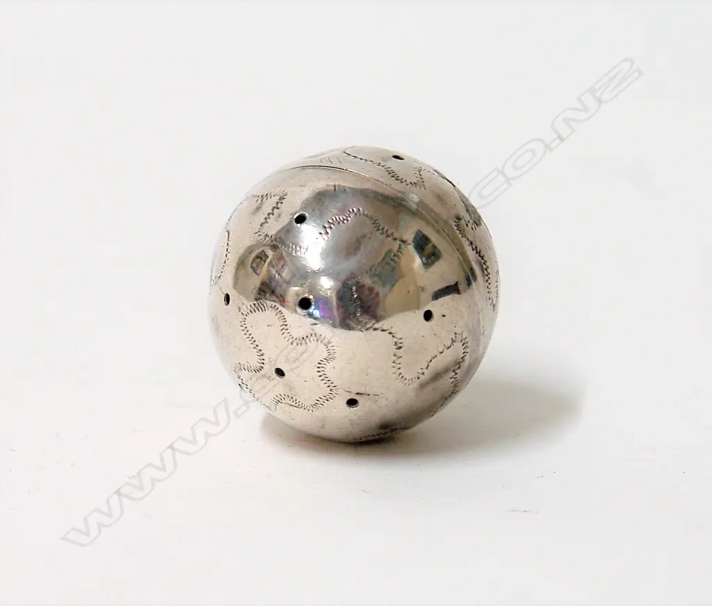 A rare George III silver pomander ball Image 1++
