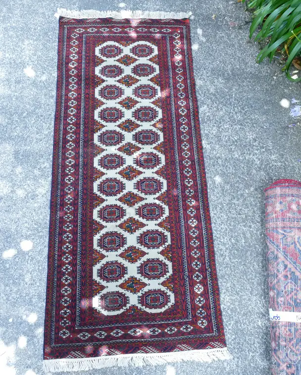 A fine Bukhara rug Image 1++