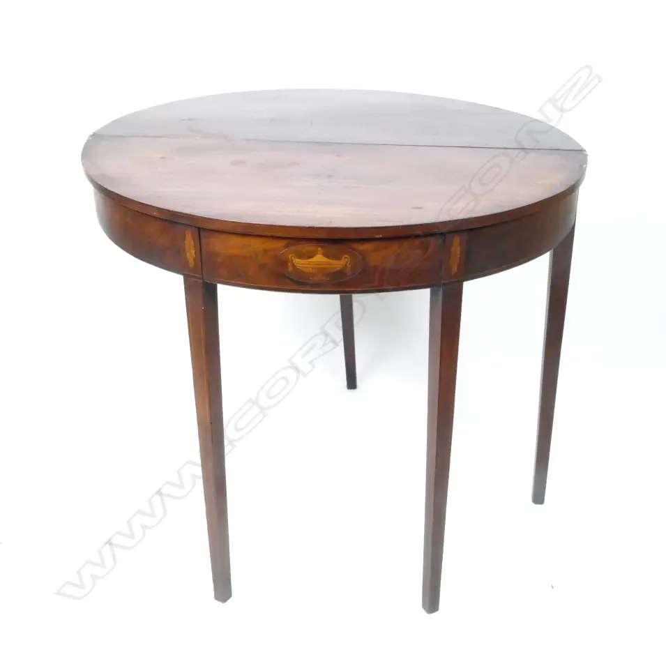 A George III demi-lune fold-over supper table Image 1++