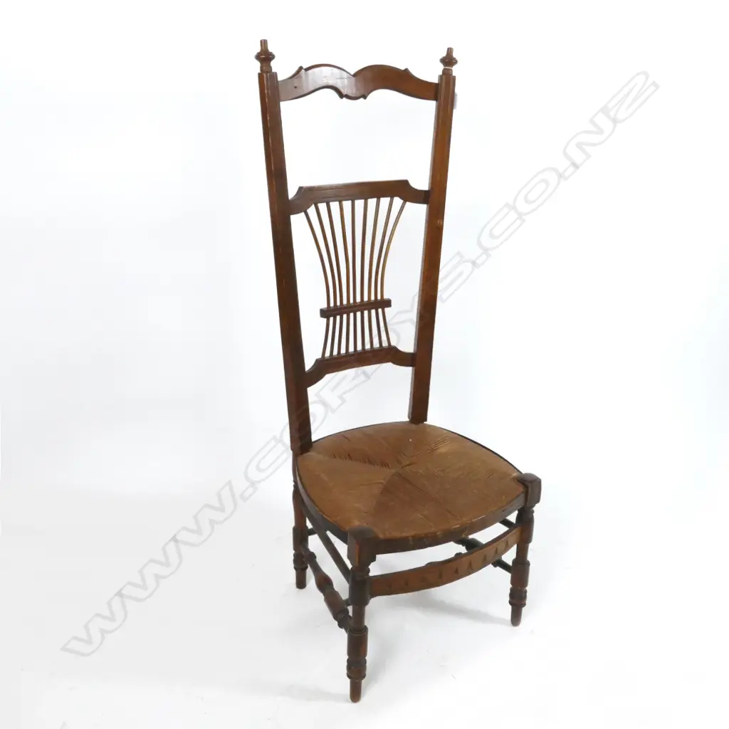 A vintage oak hall chair Image 1++