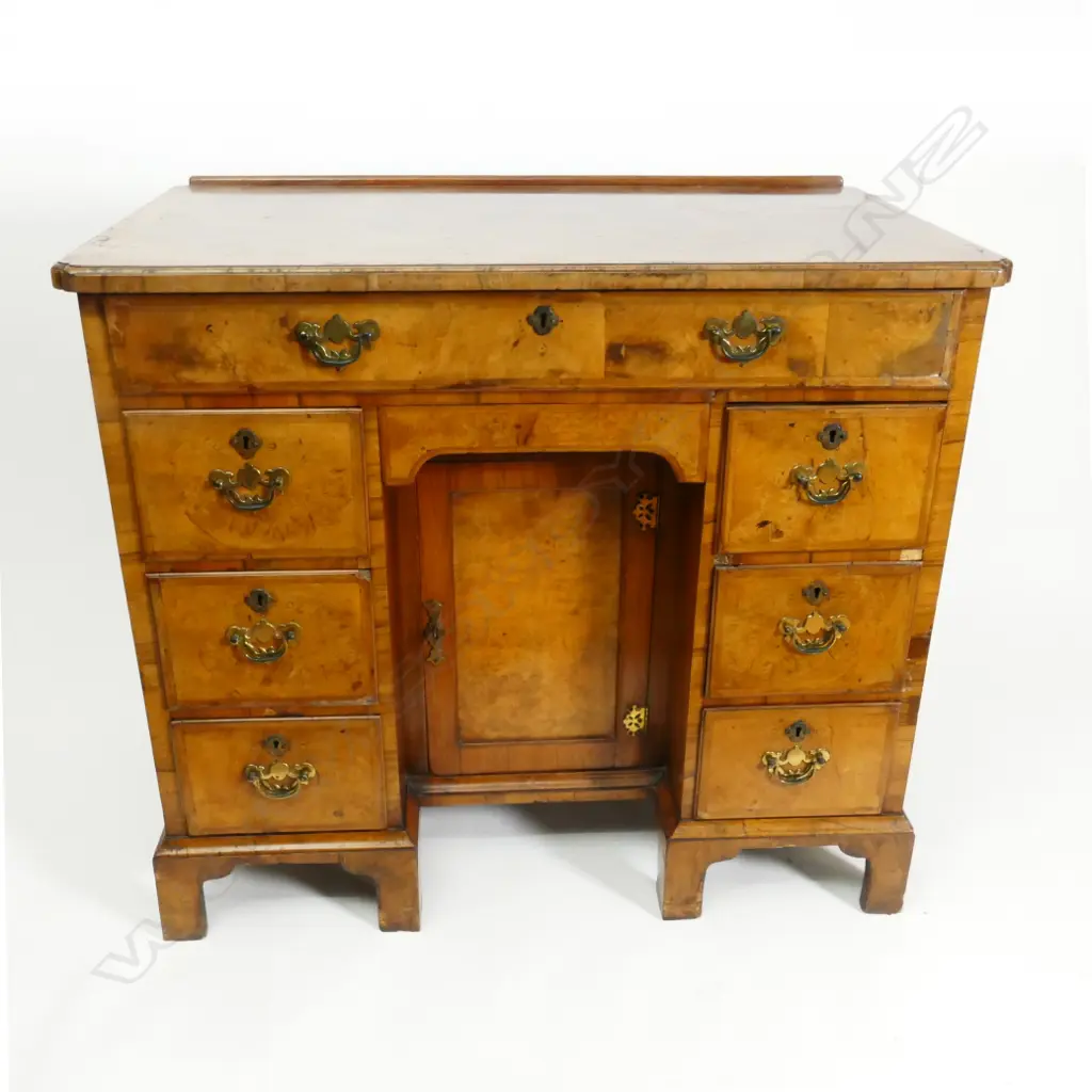 A 19thC Queen Anne style figured walnut lady's knee hole desk Image 1++