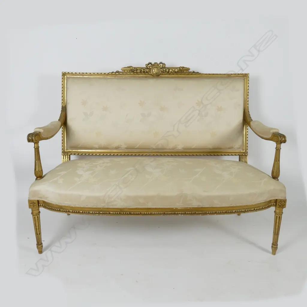 A French style canapé Image 1++