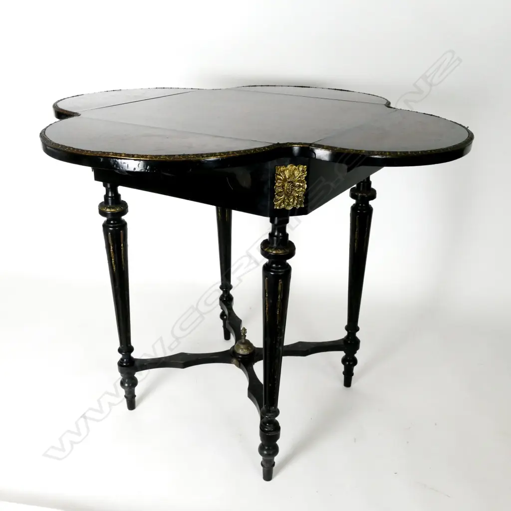 A 19thC French card table Image 1++